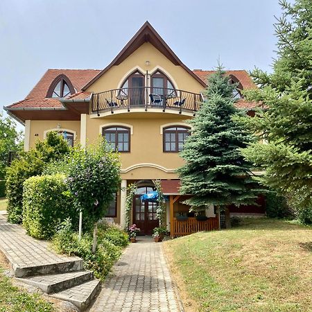 Katalin App. Zalagyoengye Apartment Zalakaros Luaran gambar